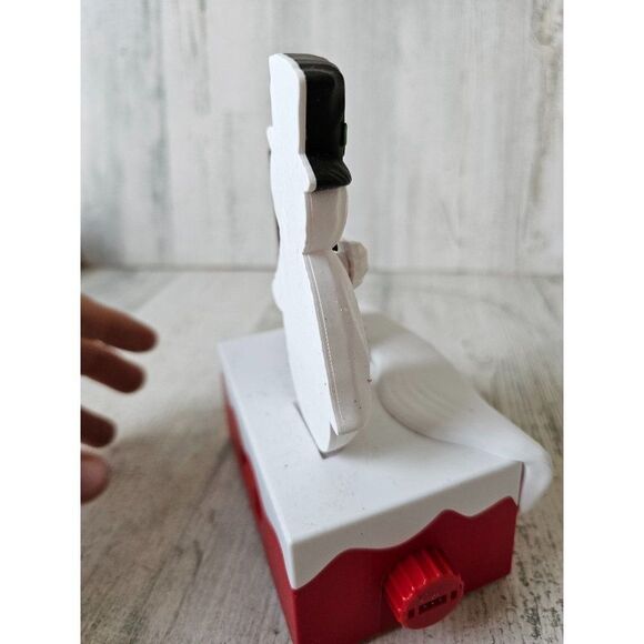 Hallmark piano snowman animated Xmas decor - Picture 7 of 10